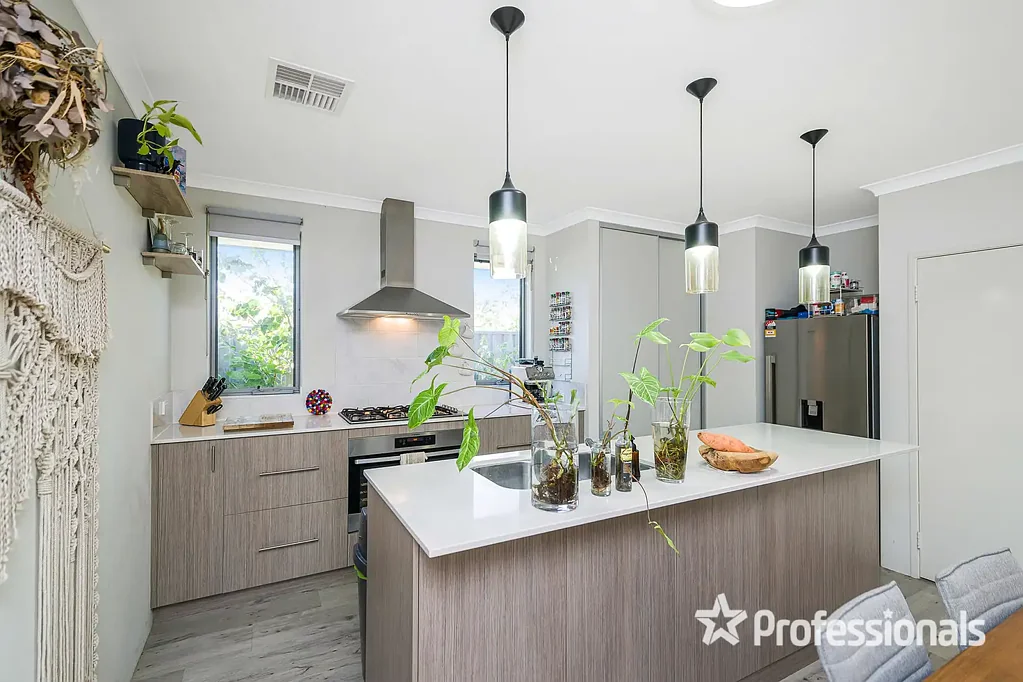 2 Ardrossan Loop, Kingsley, WA 6026