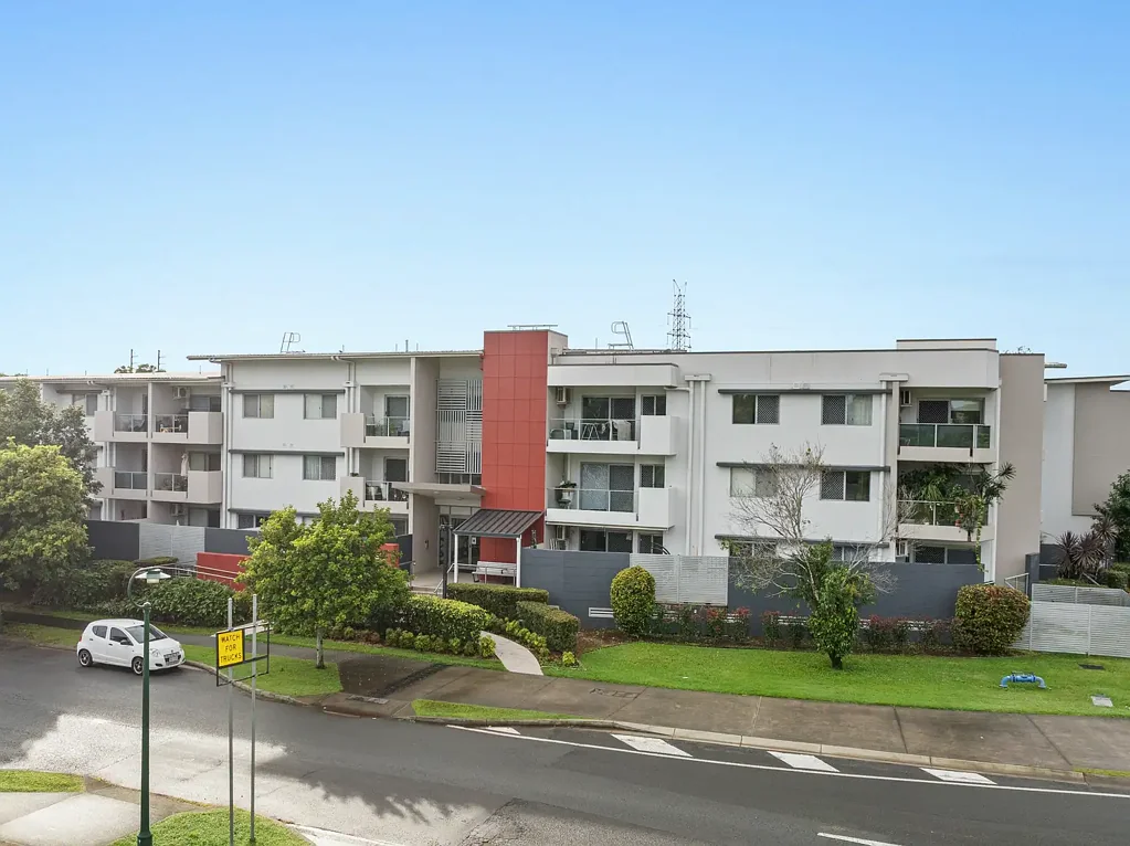 Nerang 2房  Private Courtyard Apartment with Two Secure Car Spaces!
