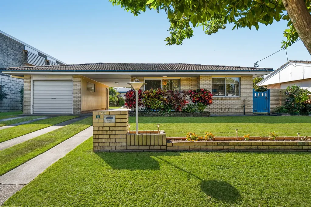 19 Drome Street, Runaway Bay, QLD 4216