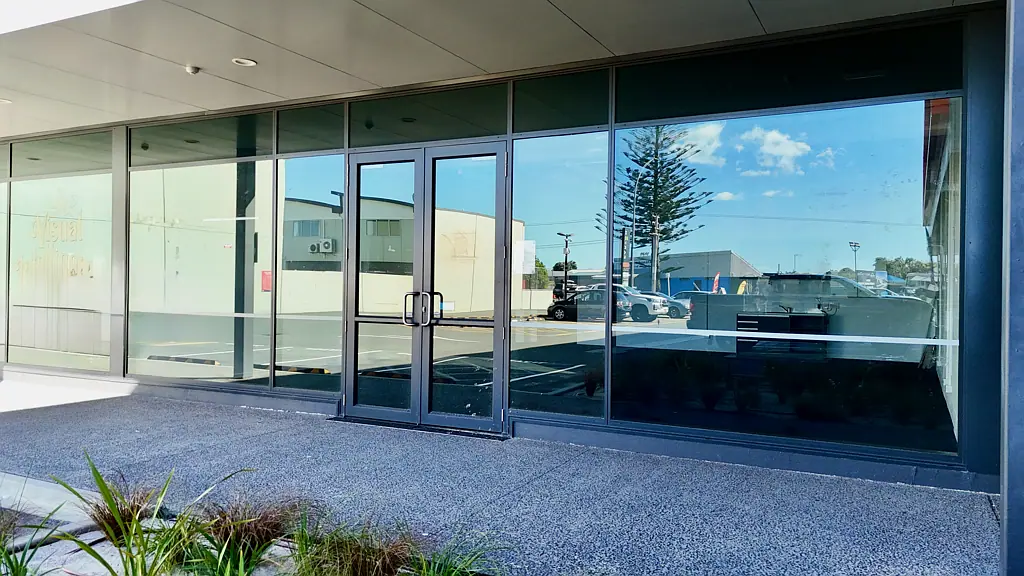 Papamoa Showroom & retail space, prime Papamoa location