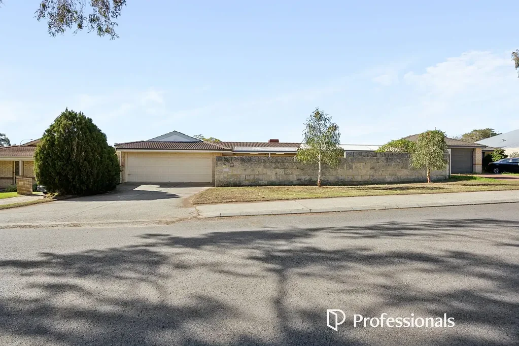 Bentley 3房  Spacious Family Home on 470 m² R40 Block