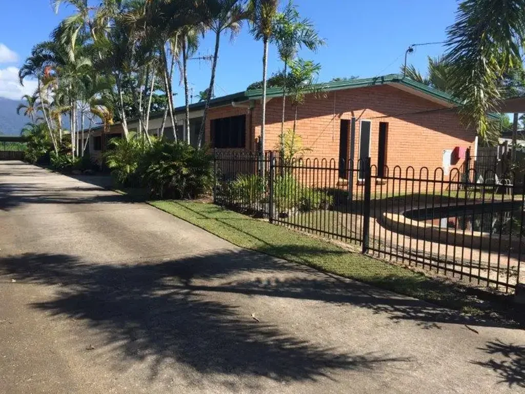 2 Bedroom Unit in Newell Beach