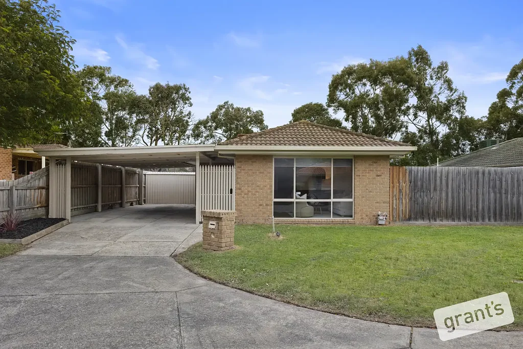 Narre Warren 4Moenga Renovated Home in Prime Location