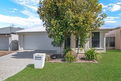 Griffin 4房  四居室住宅，多个起居区，低维护庭院！ 4 Bedroom home, multiple living areas, low maintenance yard!