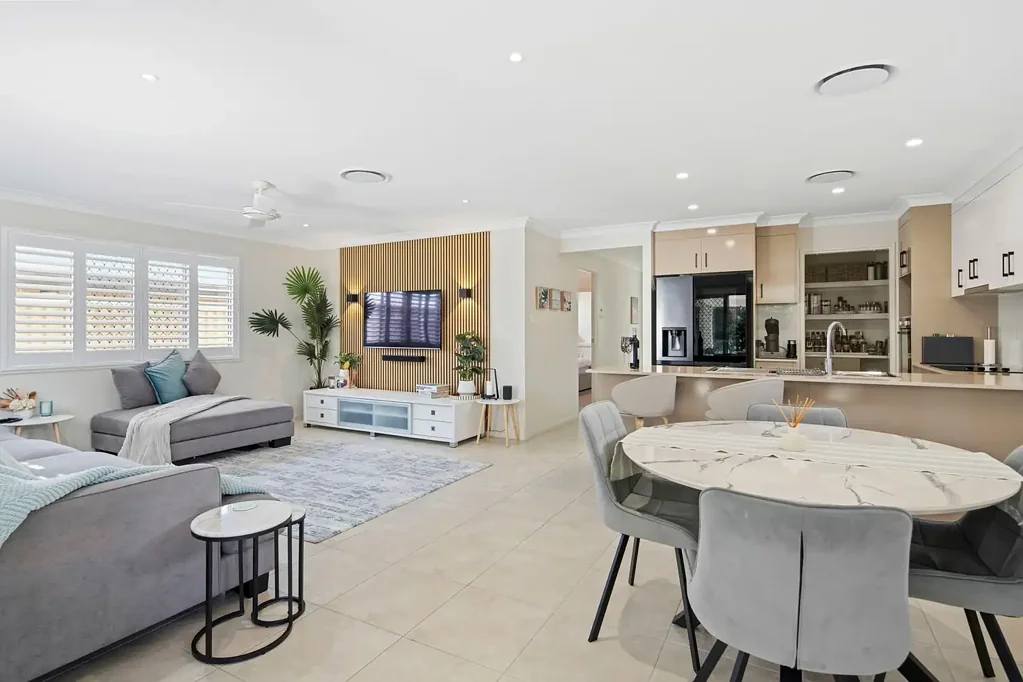 Cleveland 4Phòng ngủ Modern Family Living in Prime Cleveland Location