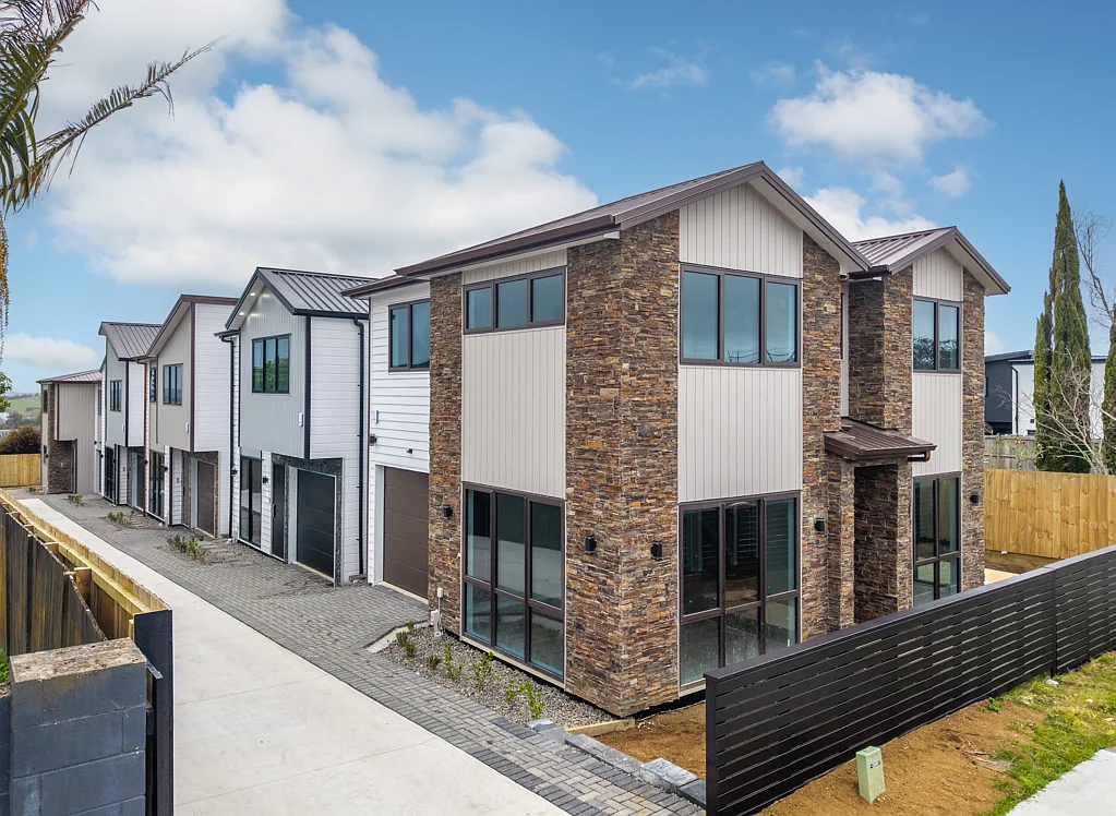 2/23 Bradbury Road, Botany Downs, Manukau City, Auckland