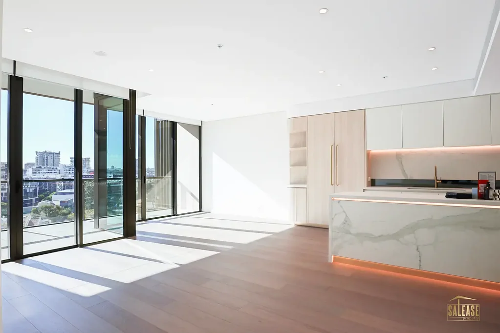 Immaculate 3-Bedroom Apartment with Modern Finishes next to Green Square Station