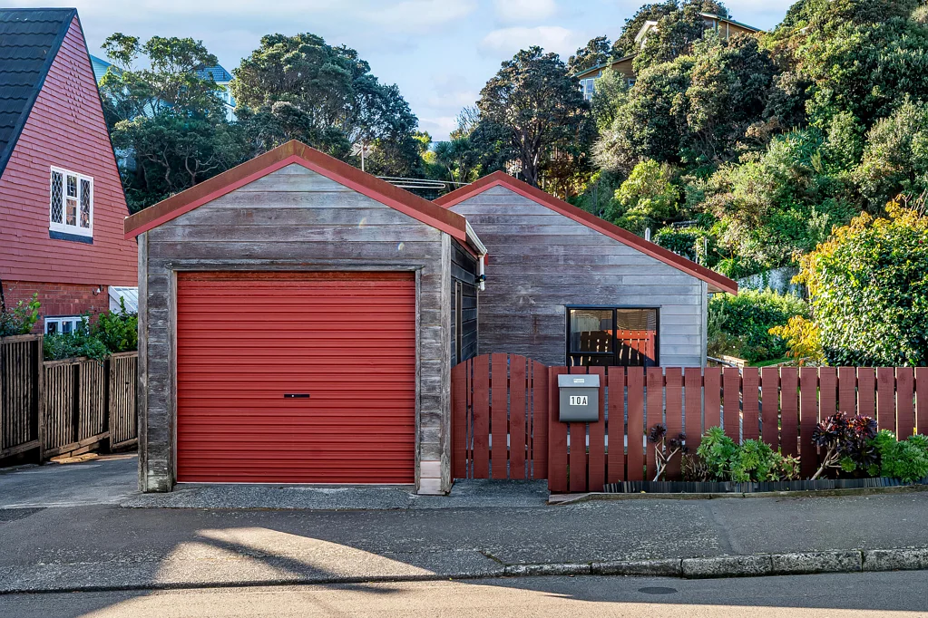 Island Bay 2房  IMMACULATE HOME - EASY, SUNNY LIVING