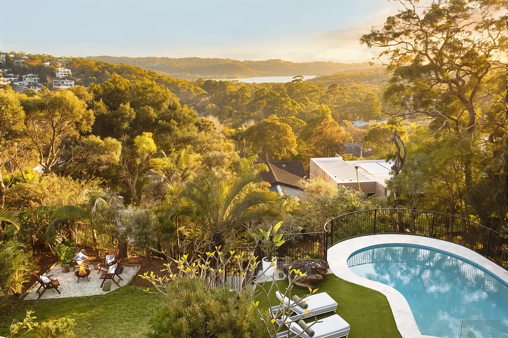 Cromer 5Zimmer North facing family retreat with Narrabeen Lake views