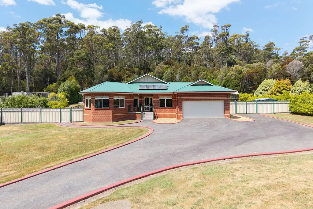 Tugrah 5房  Spacious Country-Style Family Living on Approx. 2 Acres in Sought-After Tugrah