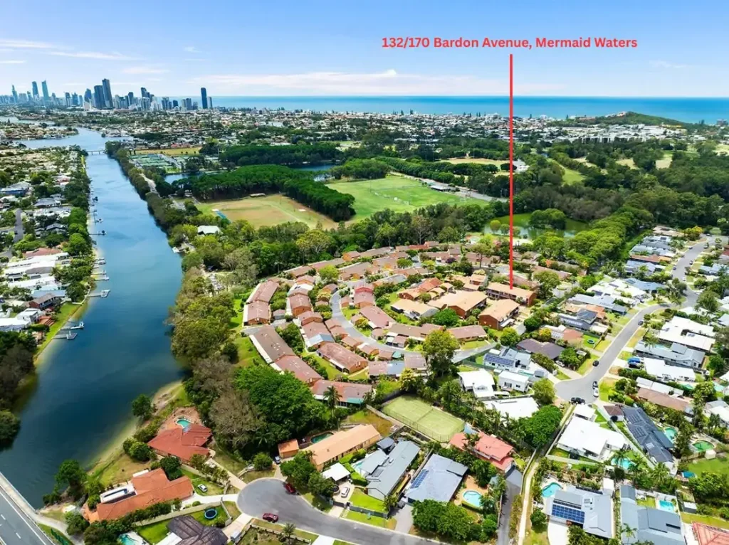 Burleigh Waters 2房  Opportunity Abounds...Over 50's Living