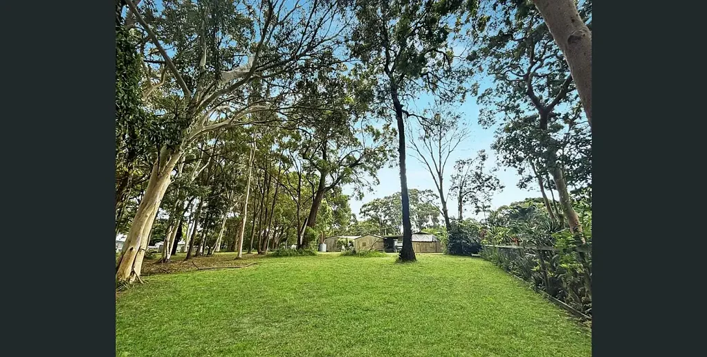 Macleay Island  Elevated, Sandy-Soil Block in a Quiet, Tree-Lined Street