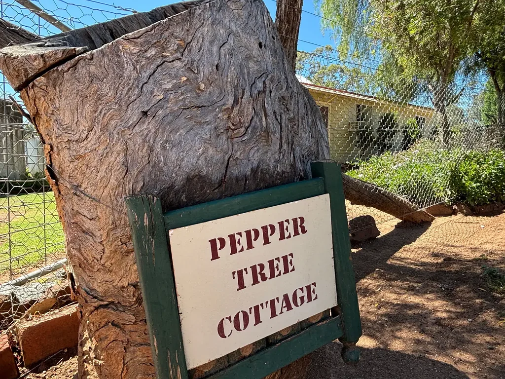 Tambar Springs 3房  Pepper Tree Cottage - Country living with position and charm