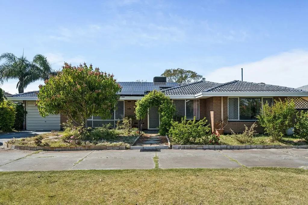 Huntingdale 4ਬੈੱਡਰੂਮ Updated Family Living in a Convenient Huntingdale Location