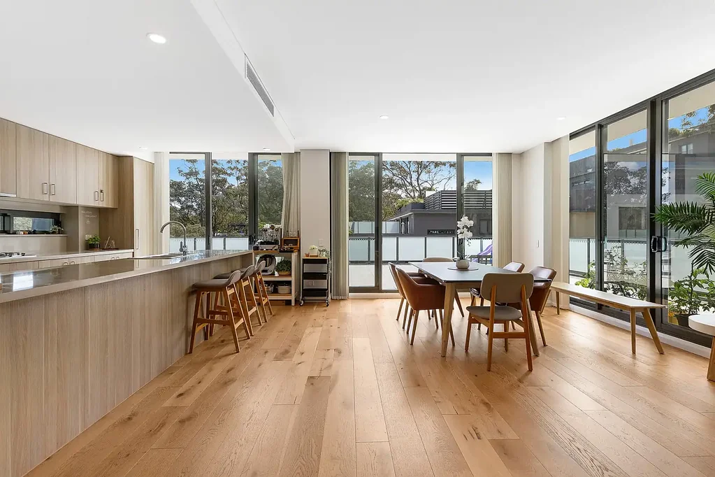 Penthouse with Leafy Outlook