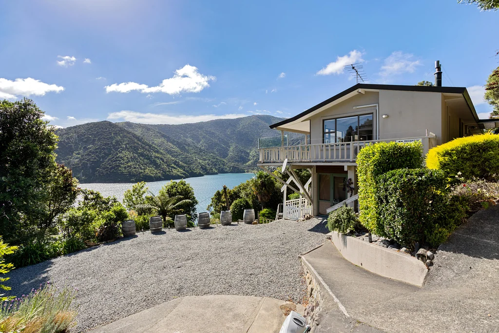 Queen Charlotte Sound 5غرفة نوم Private paradise with established income
