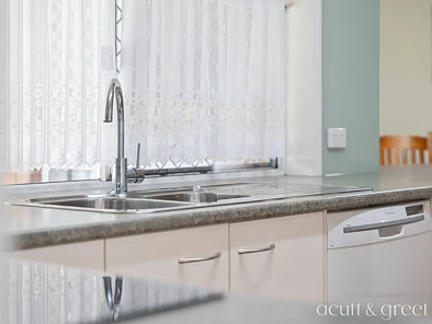 रसोईघर - 7 EUCALYPTUS PL, WALLOON QLD 4306