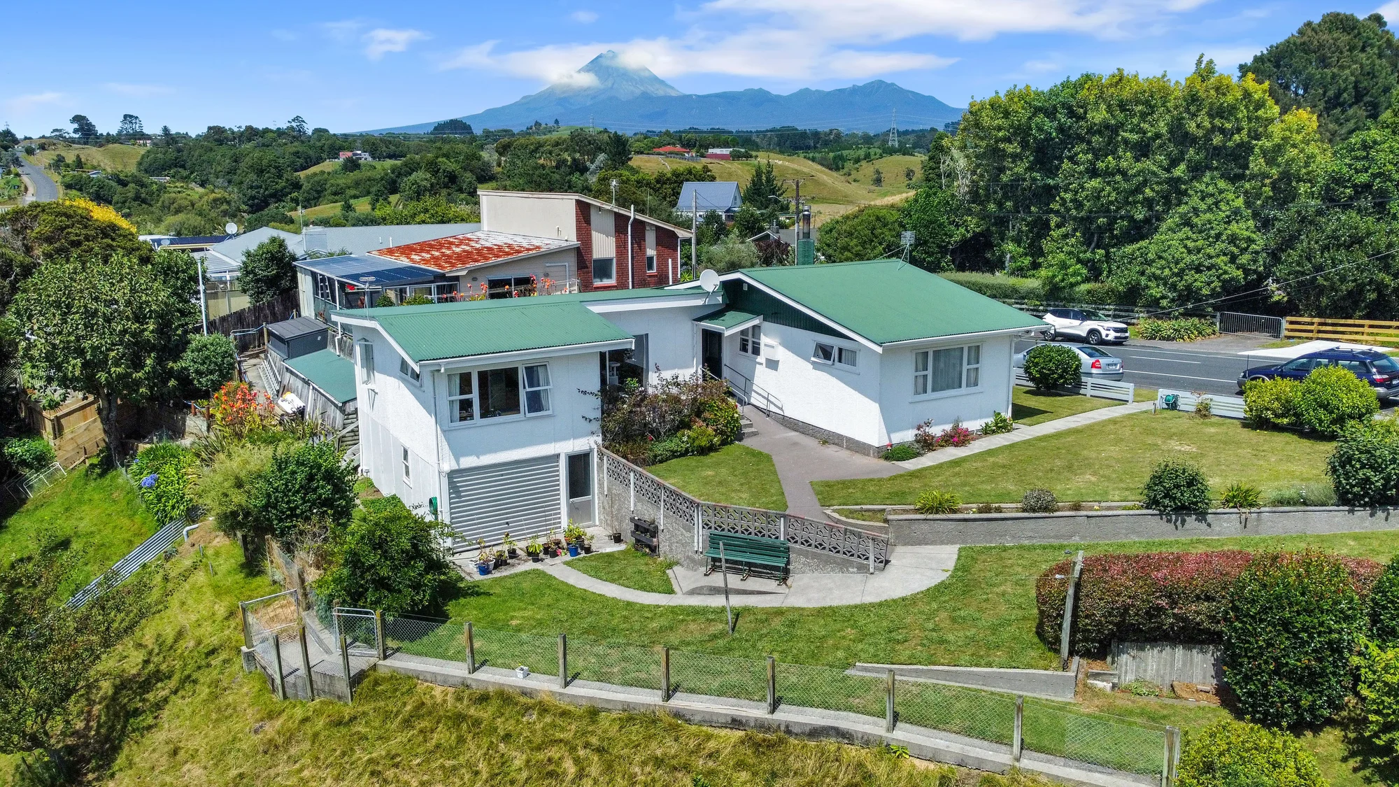 Hurdon 3Phòng ngủ NOT YOUR AVERAGE PROPERTY - CALL TO FIND OUT WHY
