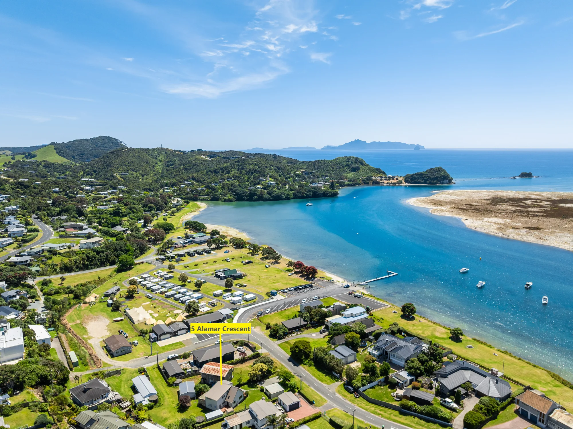 Mangawhai Heads 4Habitaciones Location! Beach, Boat, & Bach!