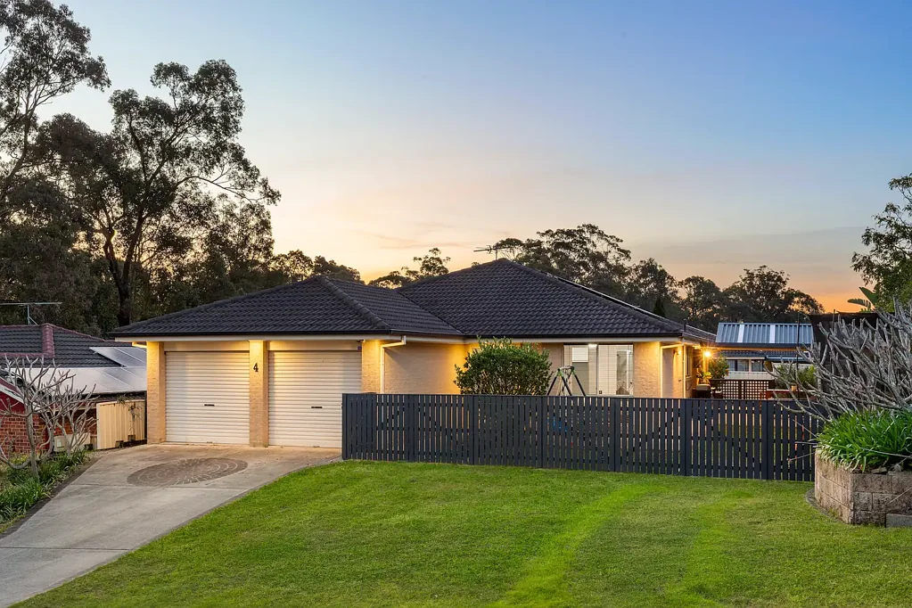 4 Farrier Court, Maryland, NSW 2287