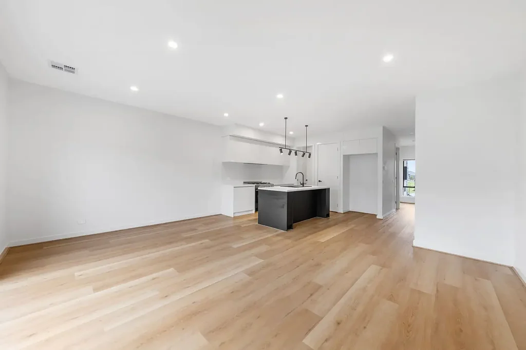 Clyde 4房  PARK FRONT LUXURY HOME!