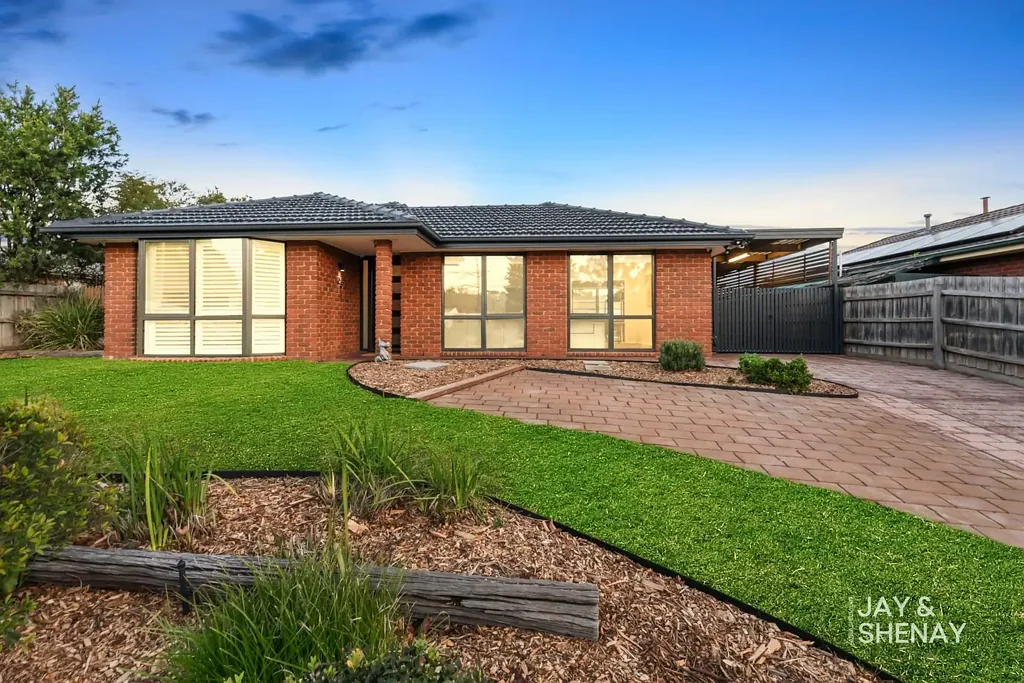 23 Kennington Park Drive, Endeavour Hills, VIC 3802