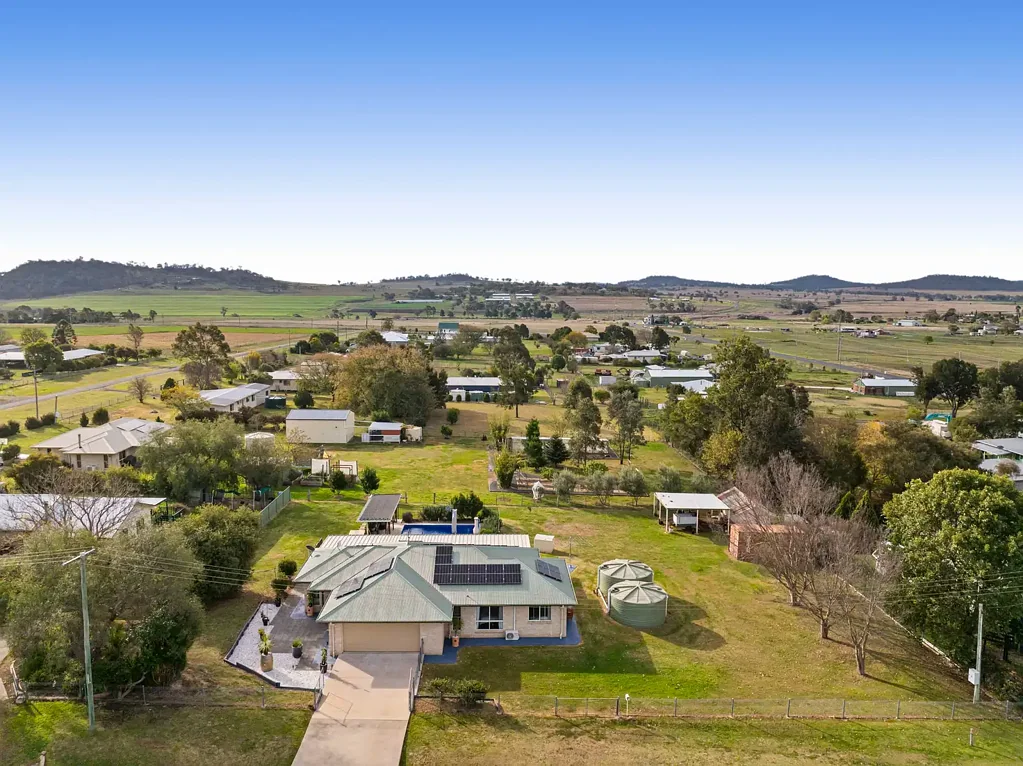 4 Leslie Street, East Greenmount, QLD 4359