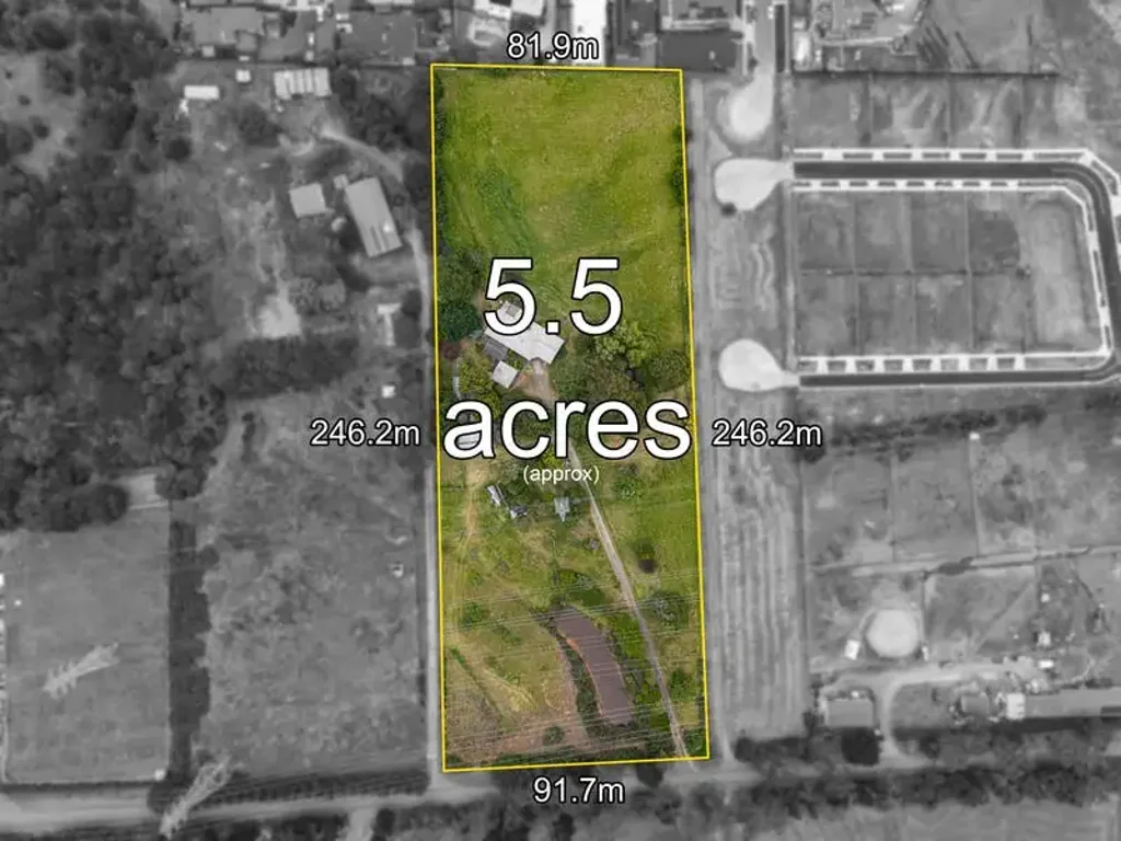 Spacious Lifestyle Property on Approx. 5.6 Acres in Prime Pakenham Location