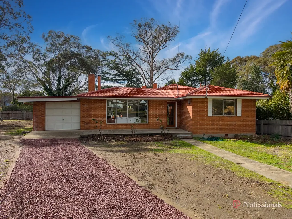 Armidale 4房  Freshly Renovated Family Home in Quiet North Hill Cul-de-Sac