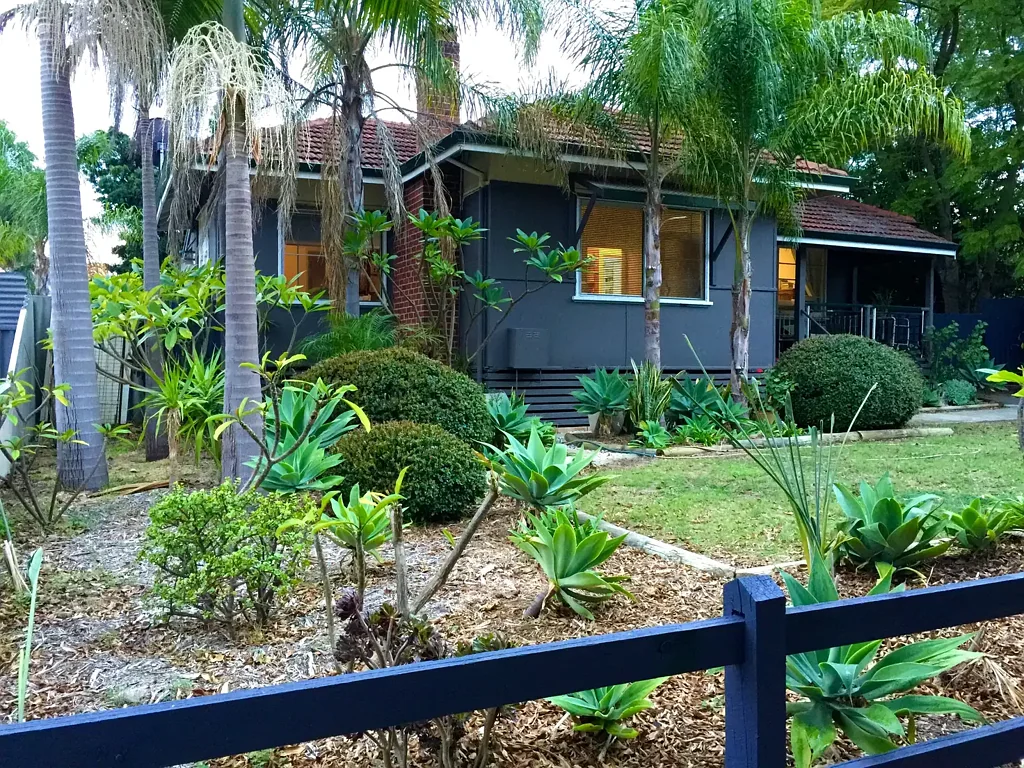 Medina 3Kwarto 3x1 home on Large 845sqm Block!