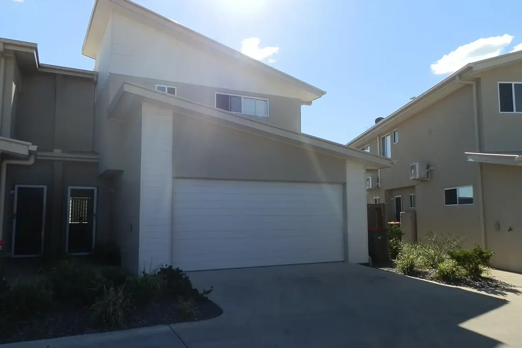 TOWNHOUSE AVAILABLE NOW!