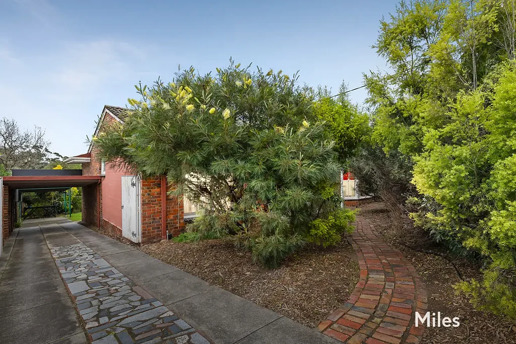 Rosanna 3침실 Family Home with Exciting Future Potential