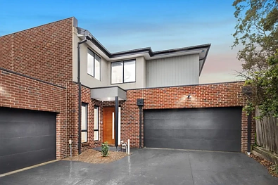 Chadstone 4ਬੈੱਡਰੂਮ CONTEMPORARY TOWNHOUSE LIVING IN A PRIME CHADSTONE LOCATION