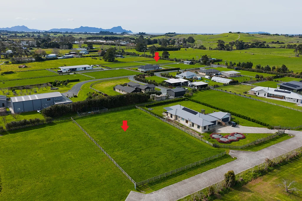 Waipu  LIFESTYLE SECTIONS X 2  - OFFERS INVITED