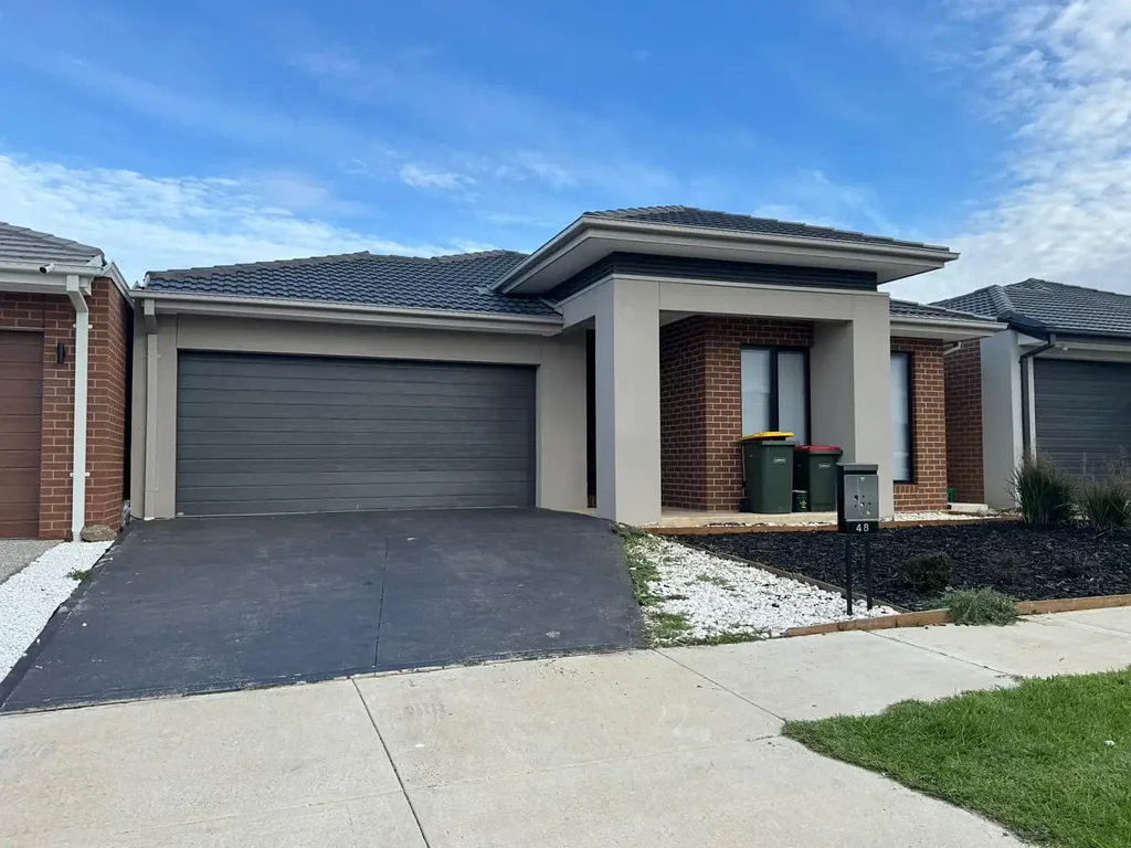 STUNNING FAMILY HOME AWAITS FOR YOU