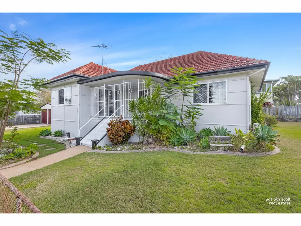 CHARMING FAMILY HOME IN PRIME RANGE LOCATION