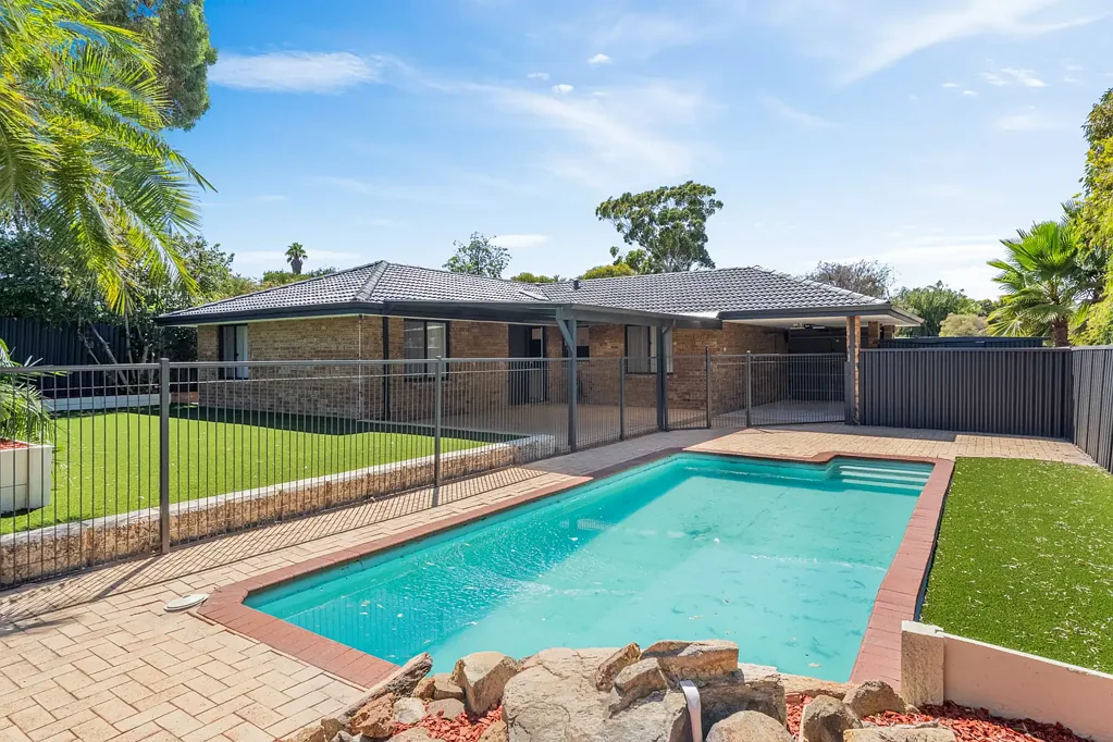 1 Bayou Court, Heathridge, WA 6027