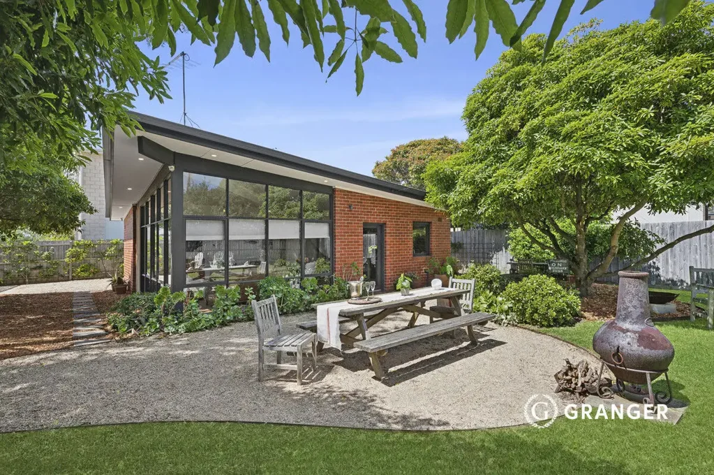 1 Foothills Avenue, Mccrae, VIC 3938