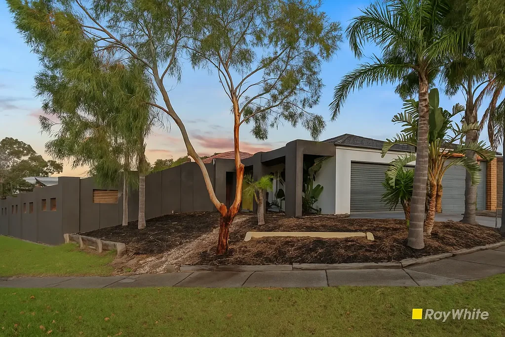 Cranbourne East 4房  Entertain, Relax and Enjoy - Hunt Club Living
