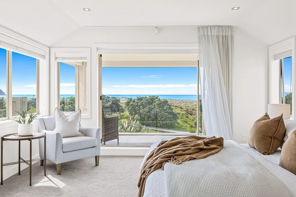 Contemporary Beachfront Elegance
