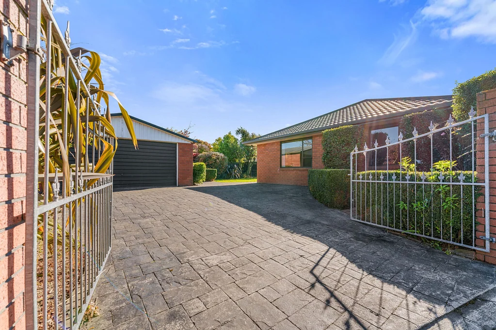 Templeton 4房  Private Family Living on a 943m² Section