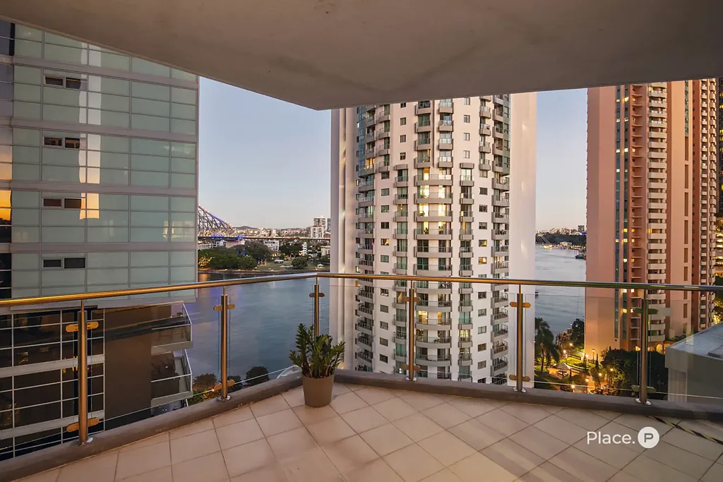Brisbane City 3 Bedroom Iconic Story Bridge views from Brisbane's most exclusive address