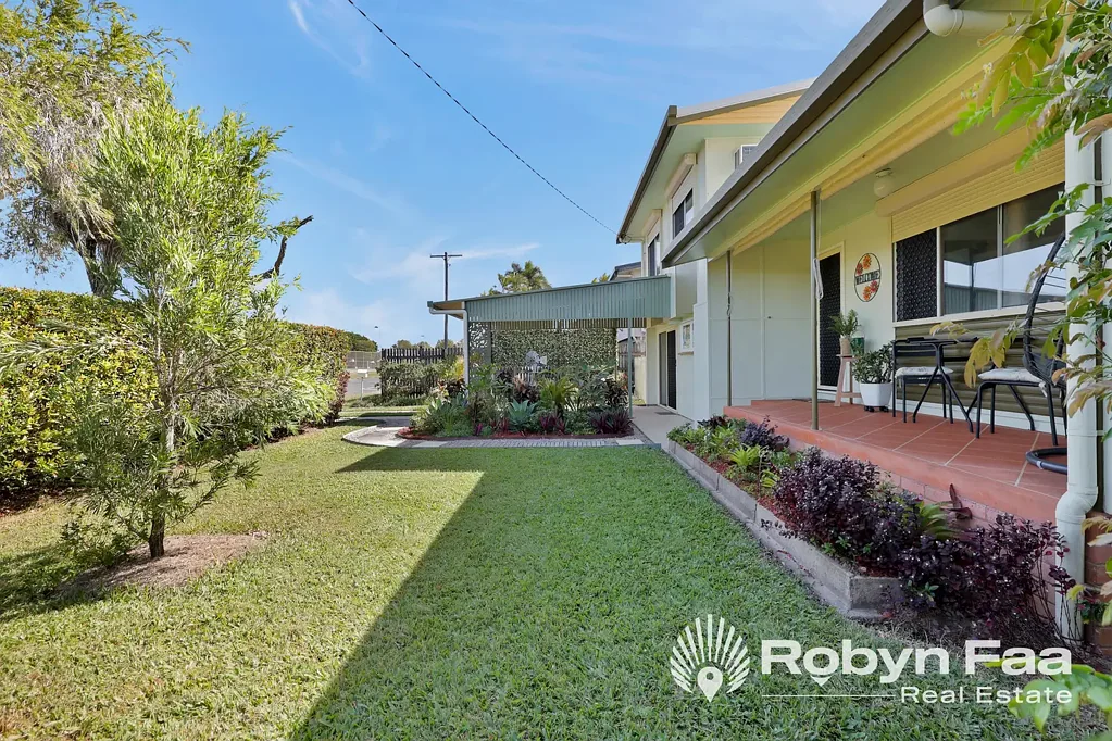 South Mackay 3房  RARE MEDIUM-DENSITY OPPORTUNITY, ON BIG CORNER BLOCK, WITH CHARACTER & CHARM IN SOUTH MACKAY