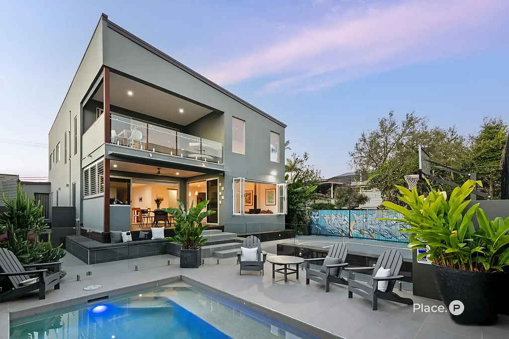 8 Mcdonald Street, Hawthorne, QLD 4171