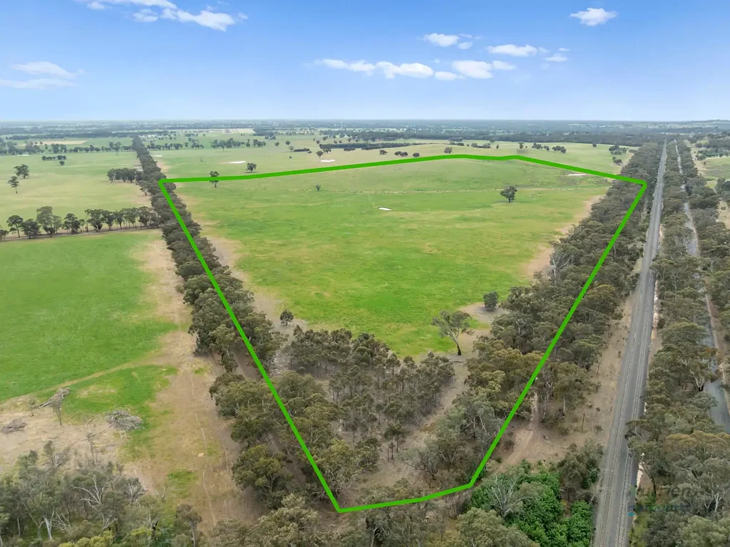 Mangalore  Blank Canvas Lifestyle Acreage with Scenic Rural Outlook