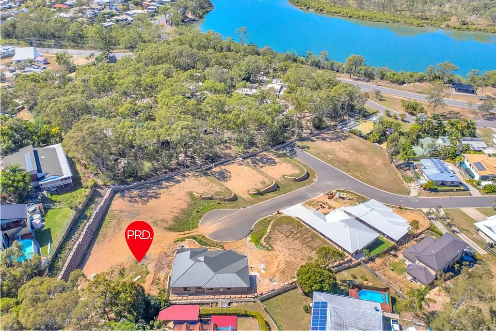 Boyne Island  LIFESTYLE BLOCK WITH BOYNE RIVER VIEWS