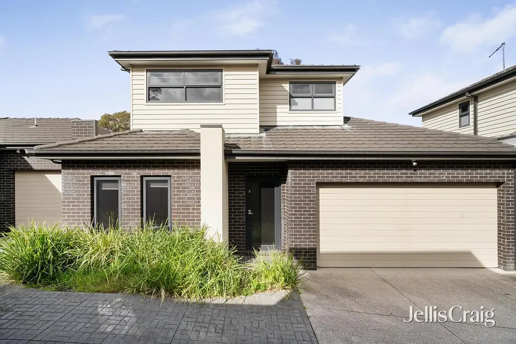 Greensborough 3房  4 SOLD , ONLY 1 REMAINING IN THIS HIGHLY SOUGHT AFTER COMPLEX