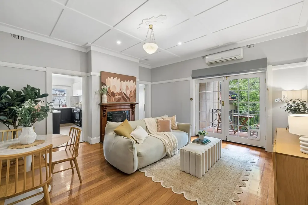 St Kilda 1ਬੈੱਡਰੂਮ Grand proportions and a renovation that goes the extra mile
