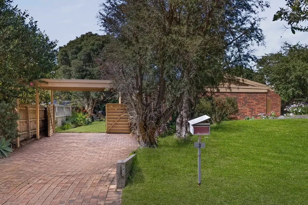 Frankston 4कमरा A Frankston Opportunity with Space, Character and Exceptional Scope