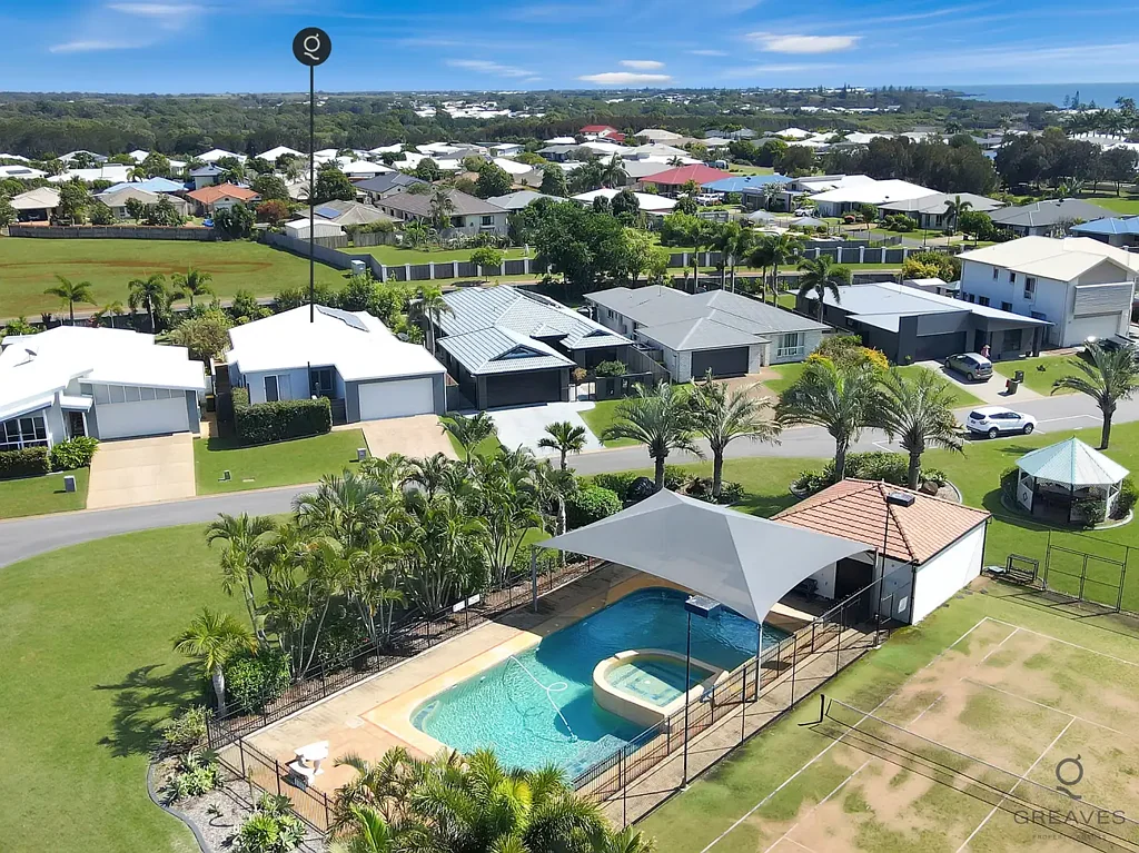 24 Robert John Circuit, Coral Cove, QLD 4670